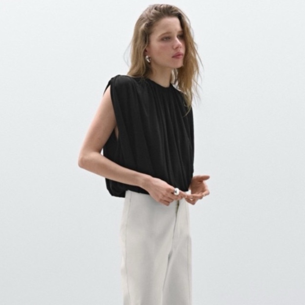 MASSIMO DUTTI STUDIO M NWT Women's Balloon Top | Round Neck, Sleeveless | Black